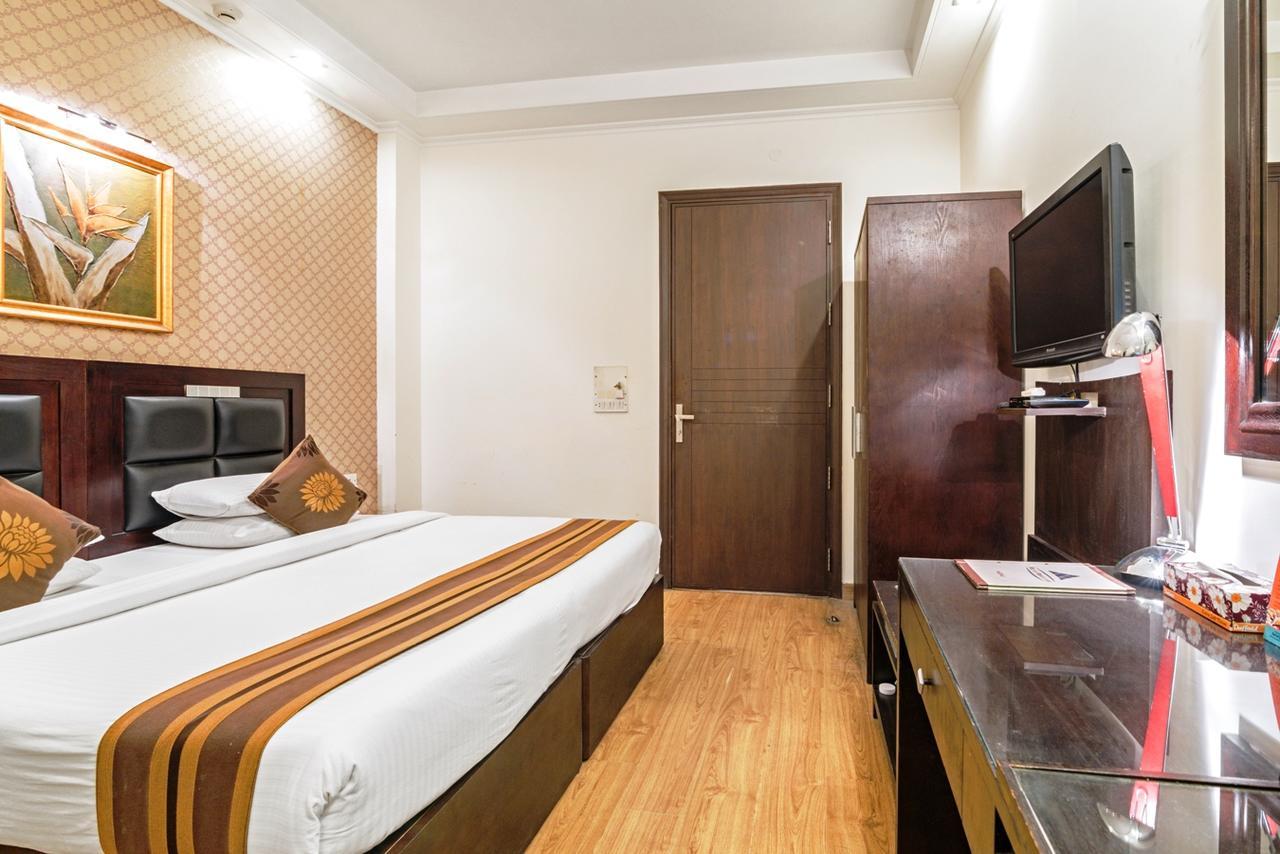 Royal Residence Mg Road Гургаон Экстерьер фото