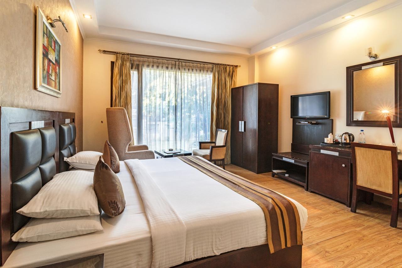 Royal Residence Mg Road Гургаон Экстерьер фото