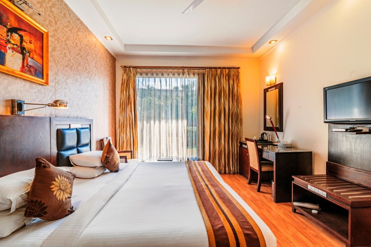 Royal Residence Mg Road Гургаон Экстерьер фото