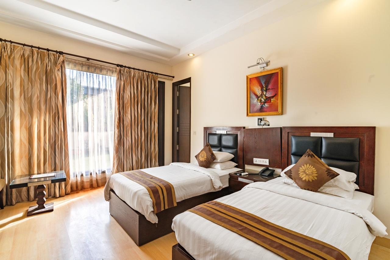 Royal Residence Mg Road Гургаон Экстерьер фото